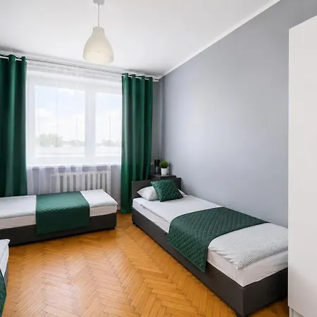 A2 - 24h Self Check-in - Free Parking Pansiyon Poznan
